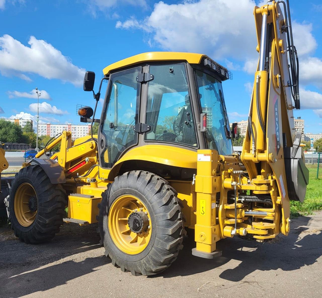 Экскаватор погрузчик Lovol FLB 486