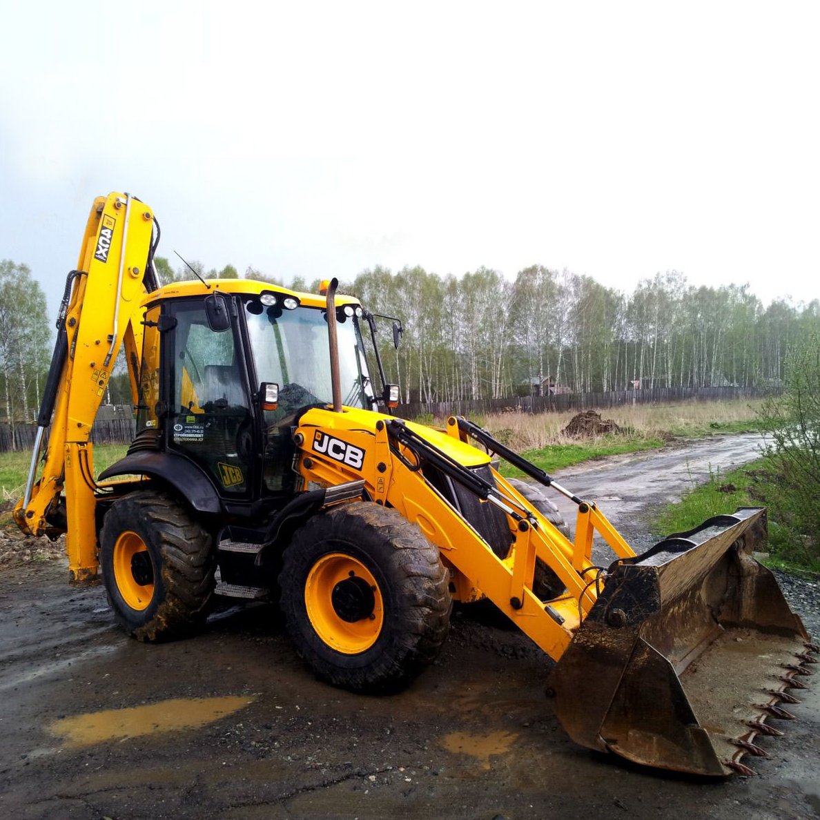 Экскаватор-погрузчик JCB-4 CX услуги*аренда