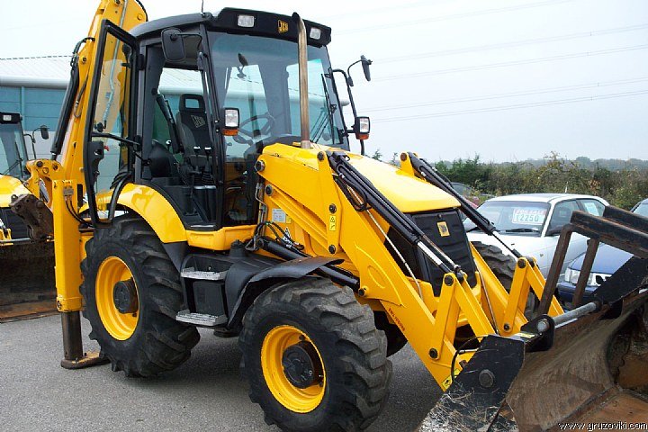 Экскаватор-погрузчик JCB в аренду