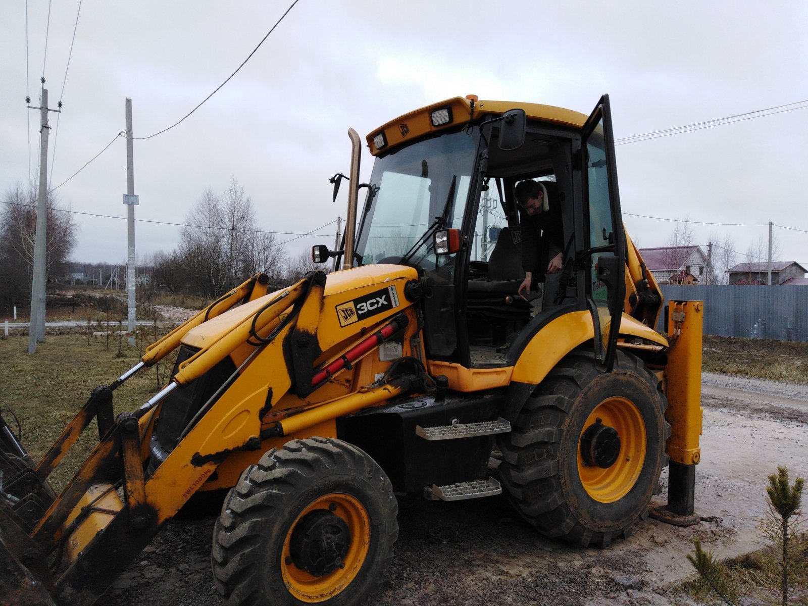 Уборка и вывоз снега экскаватор-погрузчик JCB и са