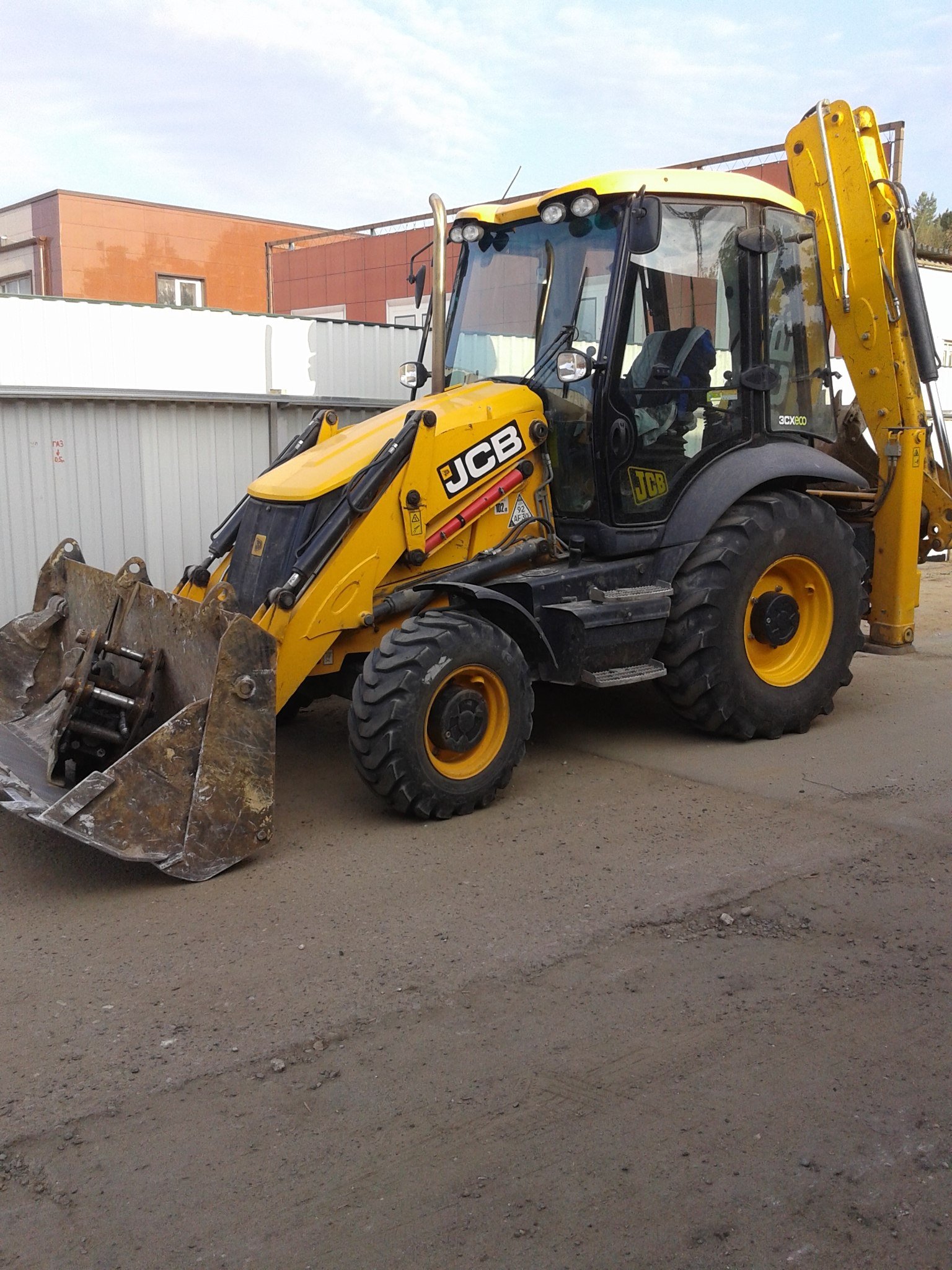Услуги экскаватора JCB 3cx для работ любой сложности