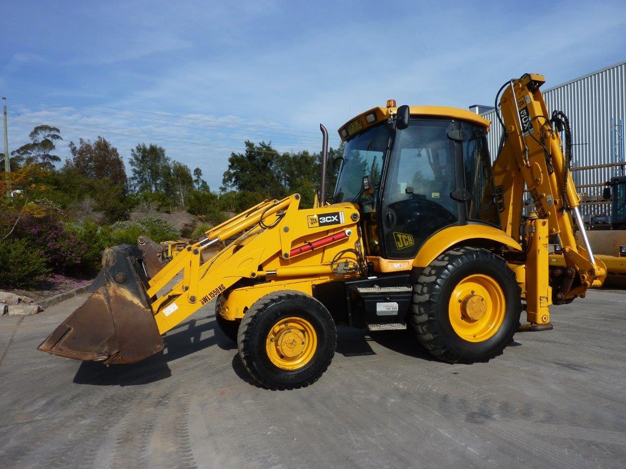 Аренда экскаватора погрузчика JCB 3CX