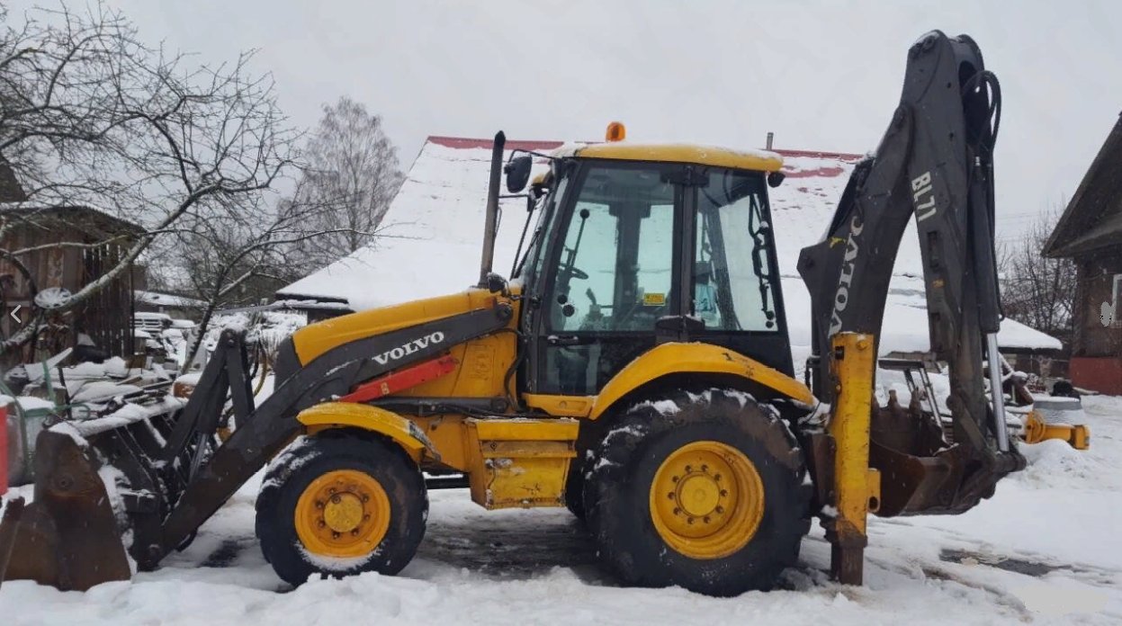 Экскаватор-погрузчик Volvo BL71