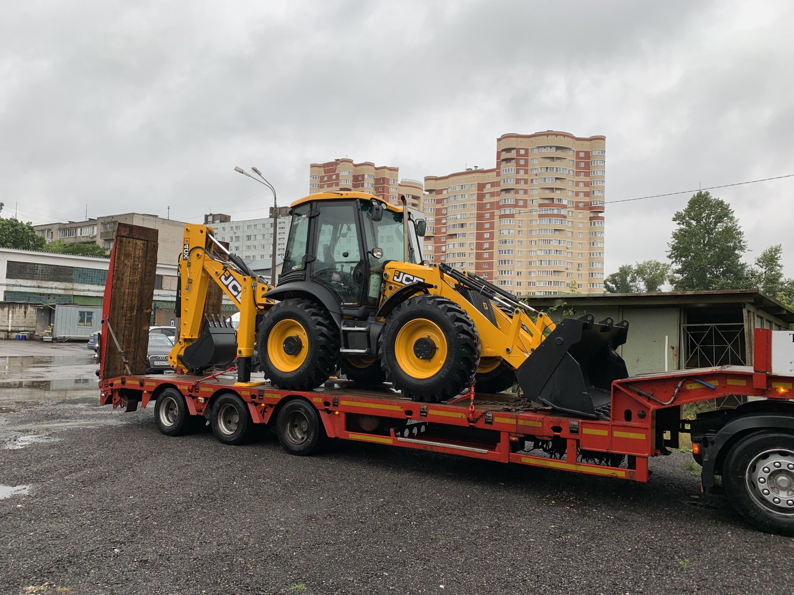 Экскаватор-погрузчик JCB 4CX, гидромолот, ямобур