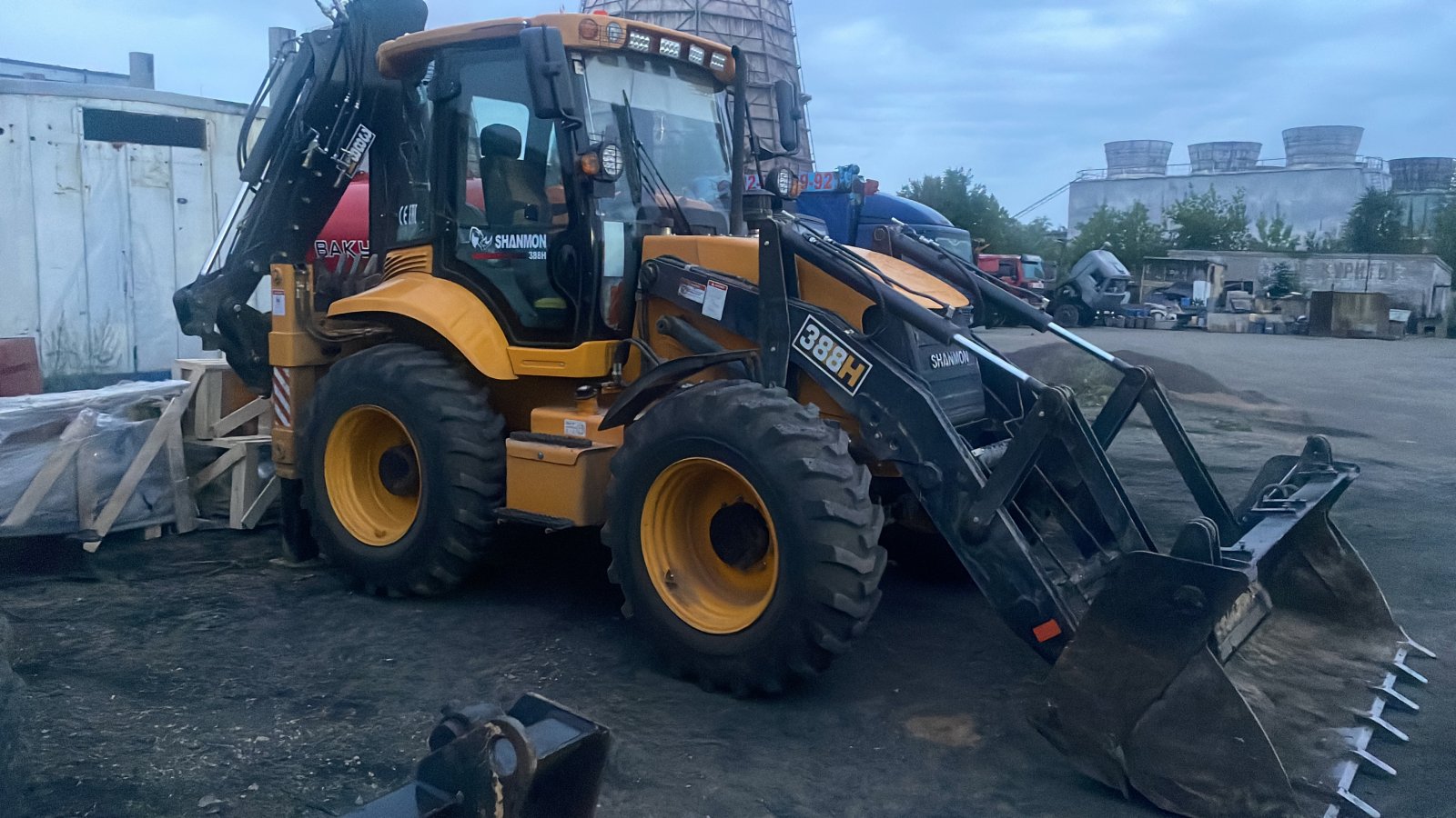 Экскаватор погрузчик JCB гидромолот ямобур