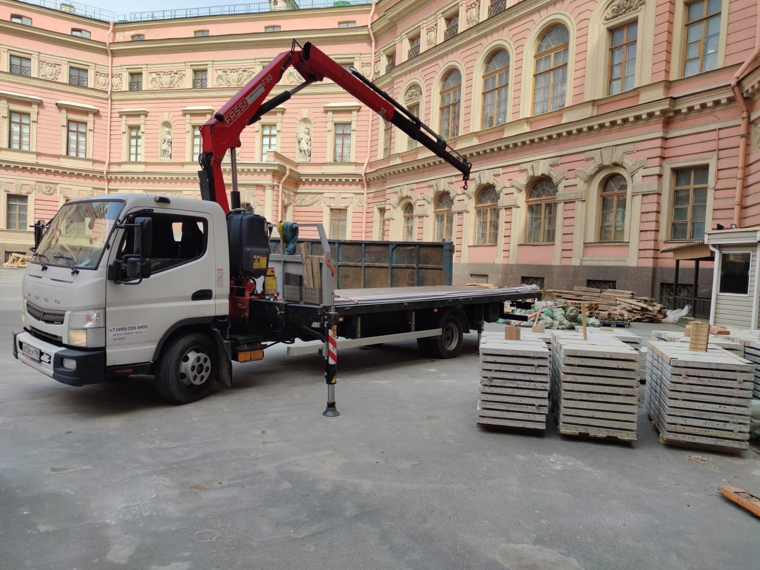 Аренда манипулятора, низкие цены от собственника