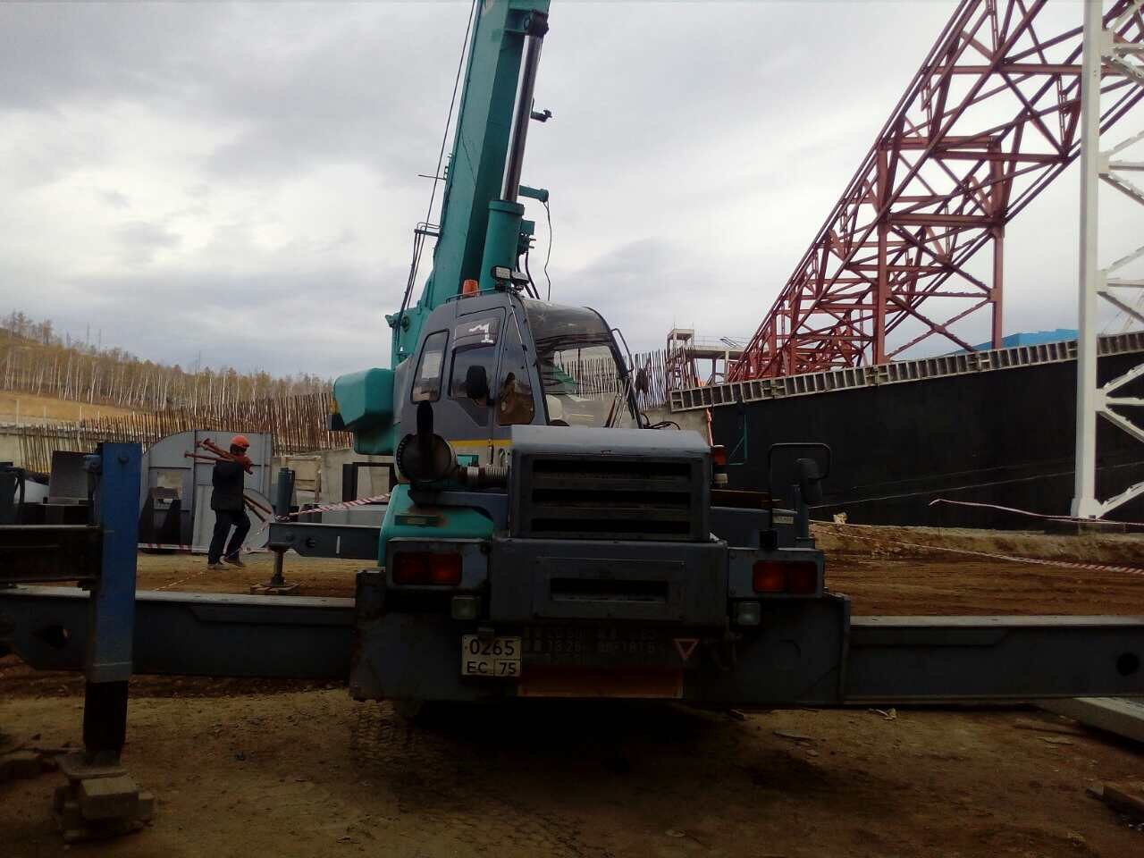 Бурим скважины под сваи заказ*аренда ямобура