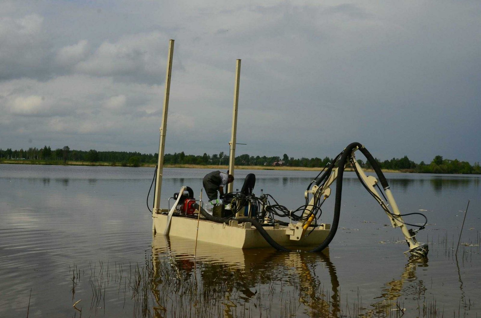 Чистка прудов, водоемов
