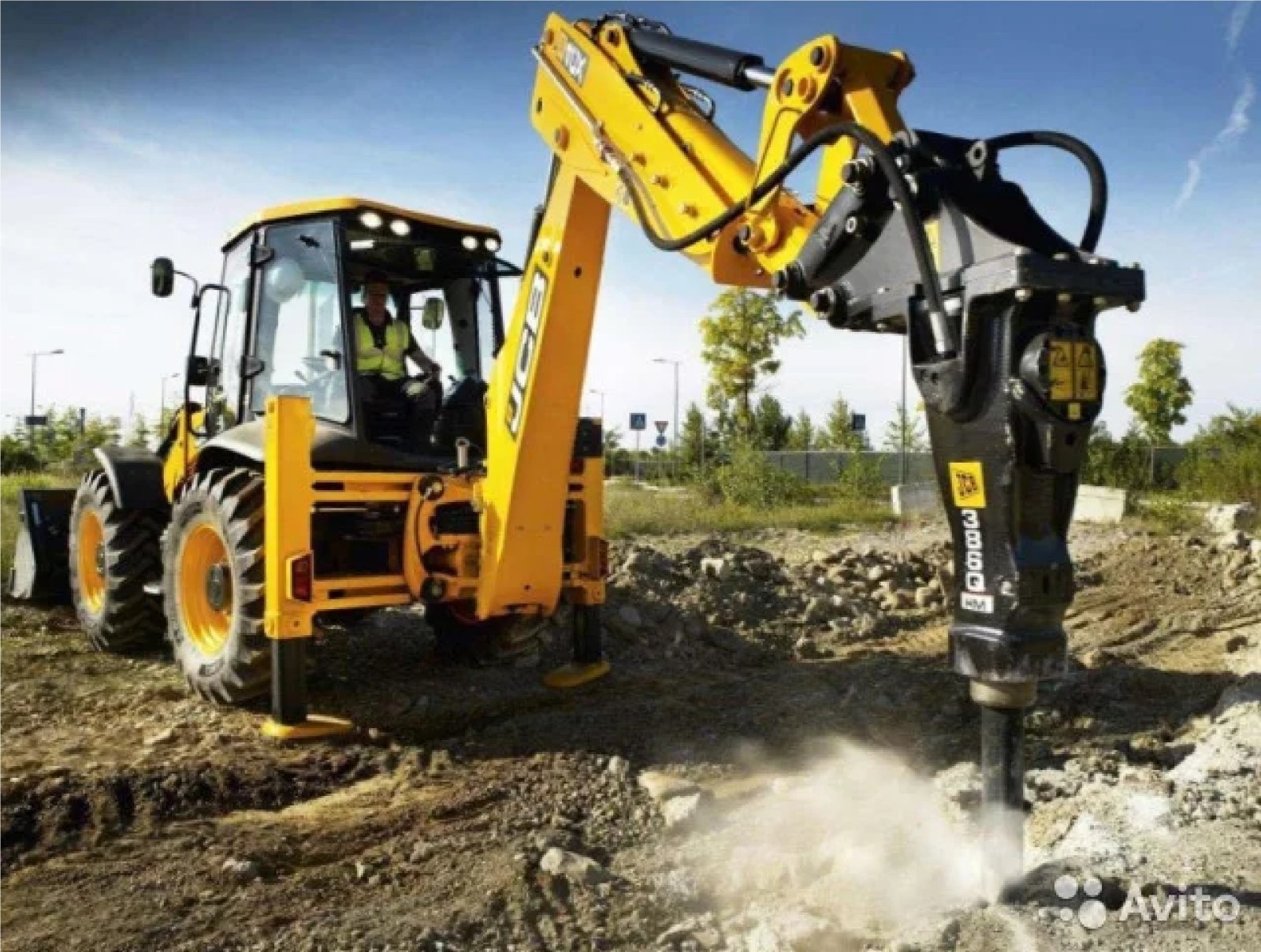 Аренда трактора JCB (гидромолот, 2 ковша)