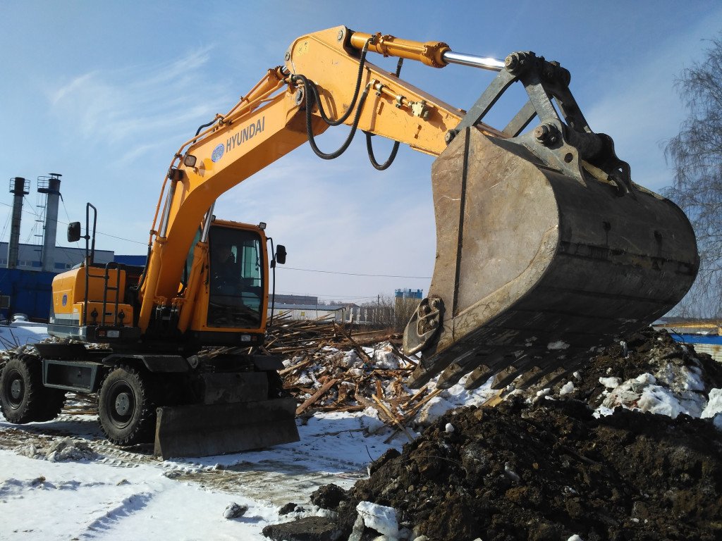 Экскаватор Hyundai R-180