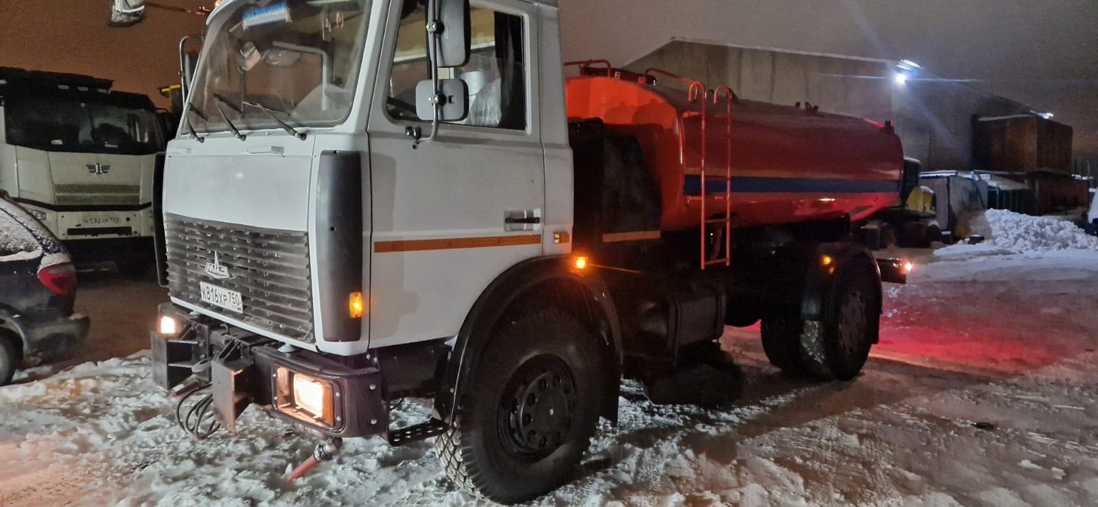 Аренда поливомоечной машины, ВОДОВОЗА